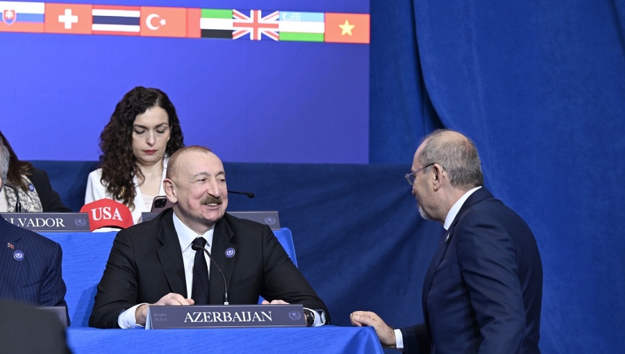 Azerbaijani president's security detail clashes with protesters in Washington