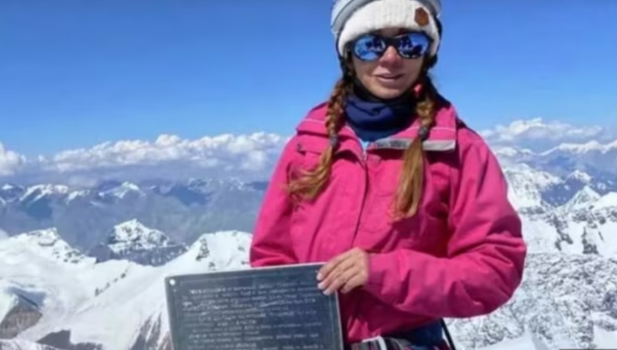 Kyrgyzstan abandons attempt to rescue Russian climber trapped on icy summit of country’s highest mountain