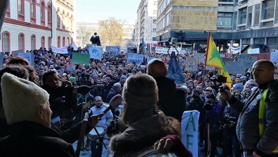 bne IntelliNews - Protest against hydropower development draws ...