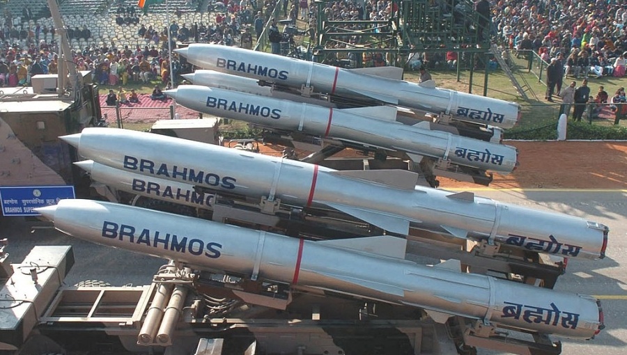 India cannot compete with Russia in defence export markets