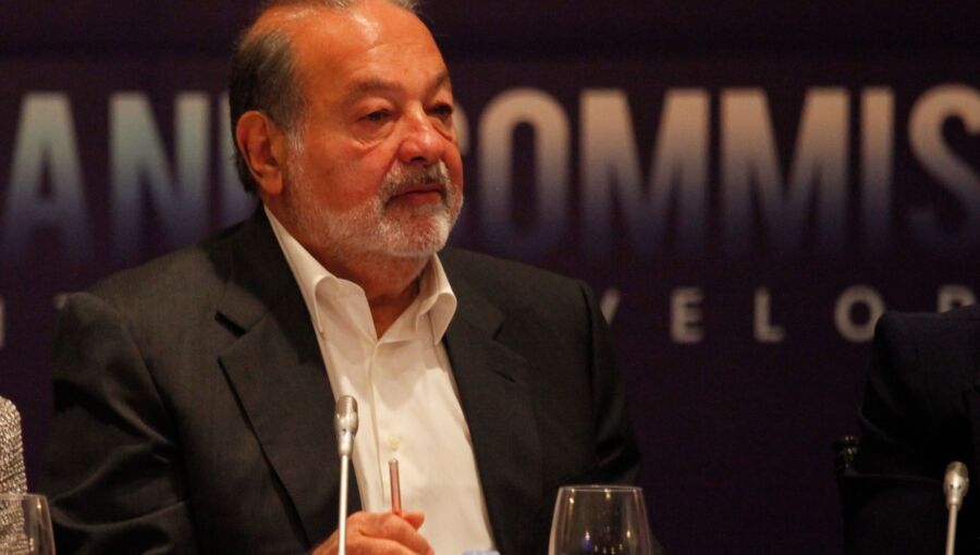 Slim’s strategy in the sector has been gradual. Media outlets traced his entry back to 2007, when Grupo Carso began pursuing small service contracts with Pemex. 