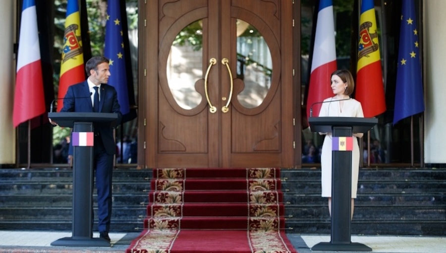 bne IntelliNews - Macron wants ‘accelerated co-operation’ for Moldova ...