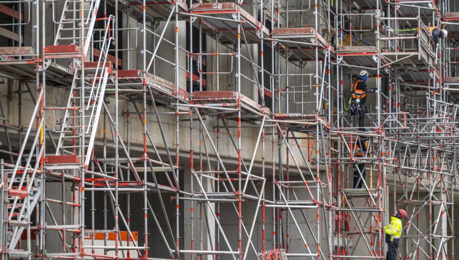 Philippines construction disaster leaves four dead, 17 missing