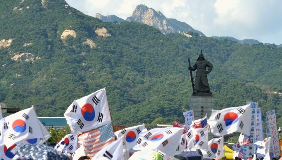 Gender wage gap widens in Korean firms despite narrowing in public institutions – The Korea Herald