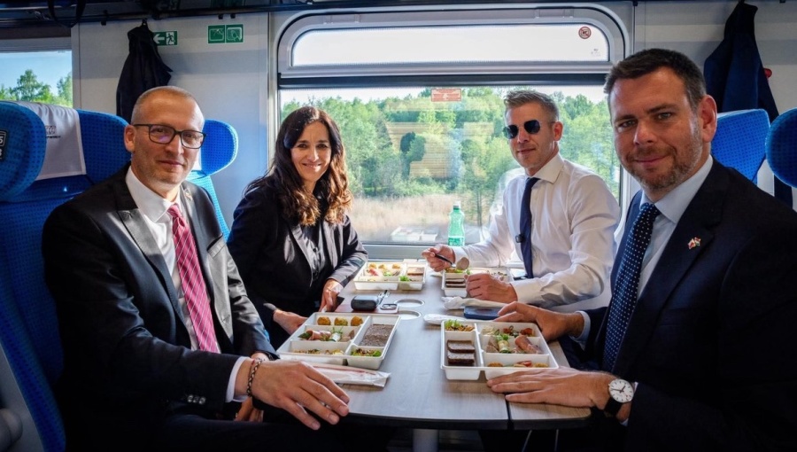 Hungary aims to revive V4 cooperation, Peter Magyar says in first foreign trip to Poland