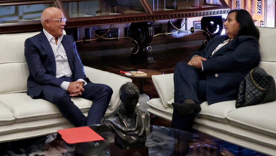 Venezuela opens talks with exiled opposition figure under US auspices