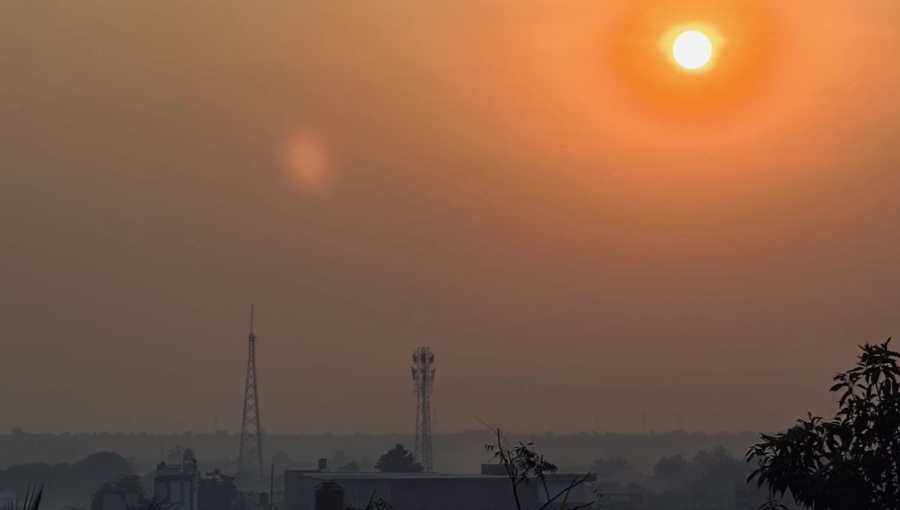 India faces twin threat of extreme heat and a slow moving monsoon