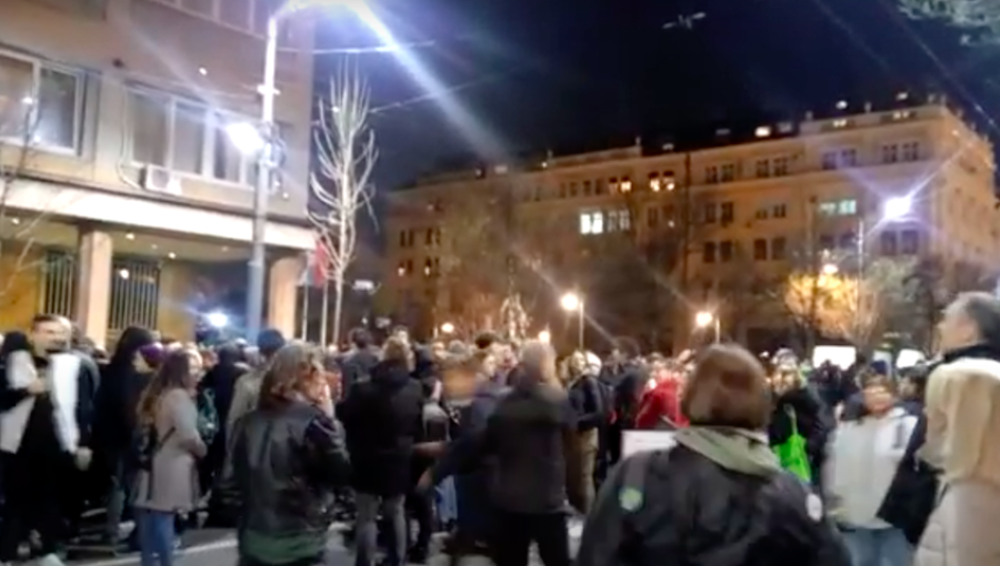 Protest in Belgrade as observers point to shortcomings in Serbian elections