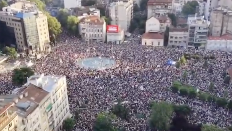 Mass protest in Belgrade signals declining support for government