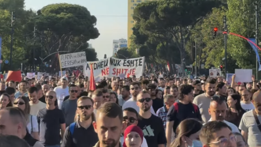 Albanian protests over Kushner-linked coastal resort intensify