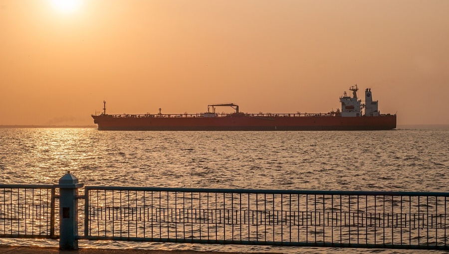 Venezuela has presented a plan to the IMF that outlines its intention to use oil and mineral revenues to finance an economic recovery.