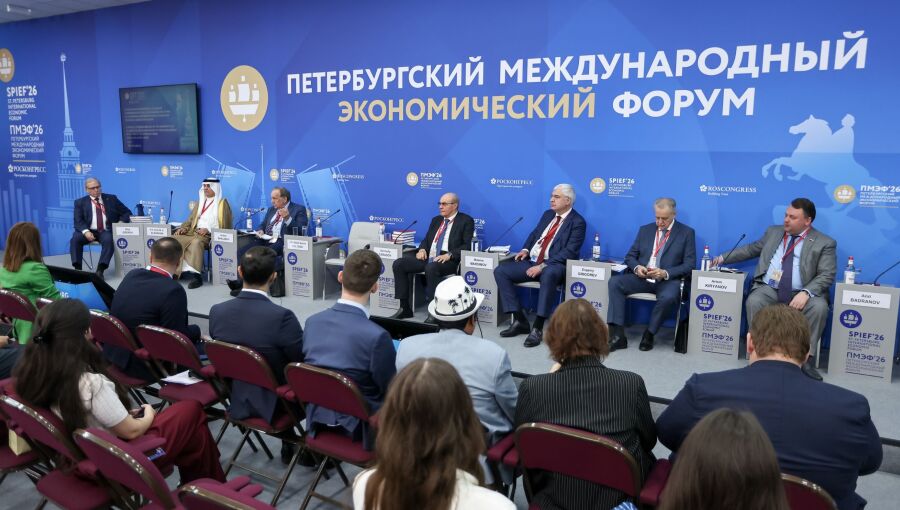 Saudi Arabia and Russia sign 13 agreements worth $1.28bn at St Petersburg forum