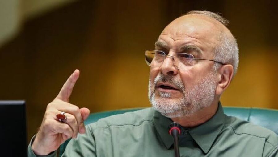 Iran says Hormuz will stay shut until US lifts oil sanctions
