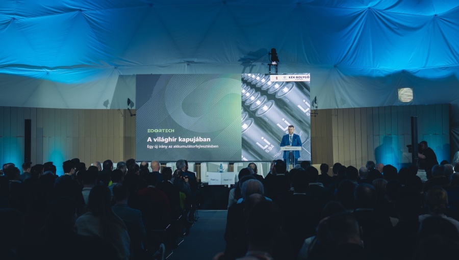 Edortech CEO Adam Vida presents the company’s ONLi battery technology.