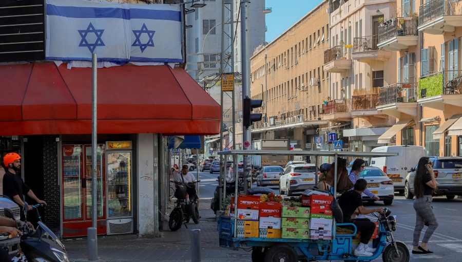 Israeli leaders and citizens begin emergency preparations amid US-Iran war concerns