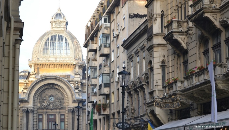 Rating agencies begin Romania review as authorities seek to preserve investment-grade status
