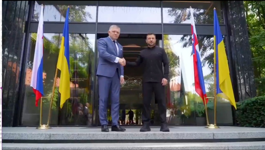 Slovakia’s Fico meets Ukraine’s Zelenskiy and delivers a message from Putin, opening indirect talks between the two presidents