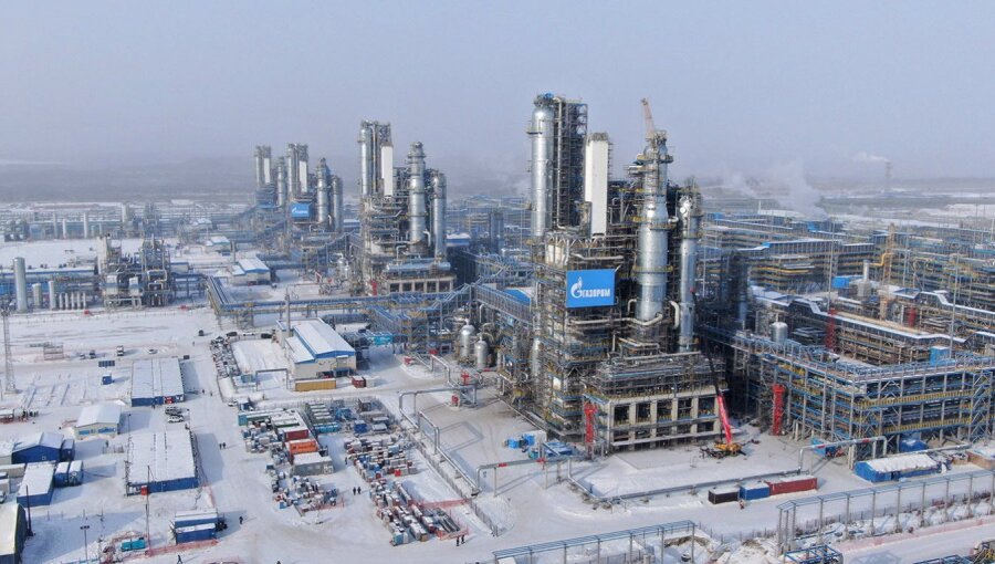 The escalating Ukrainian drone strikes on Russia's refineries has dropped production and caused a fuel crisis, but it has not brought produciton to its knees. 