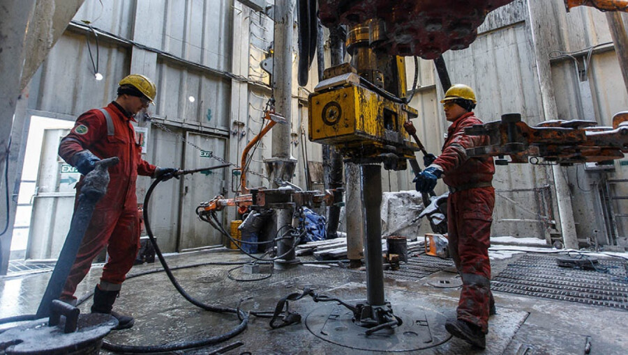 Triple-digit oil prices may deliver Russia a wartime windfall, but Sergey Vakulenko argues the country’s oil sector is still headed for a slow, structural decline driven by state policy, weak investment incentives and OPEC+ constraints.