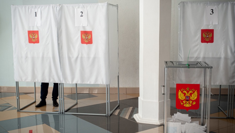 Russia's ruling party claims 57.9% of the Duma vote, 20 points above the Kremlin's own pollsters