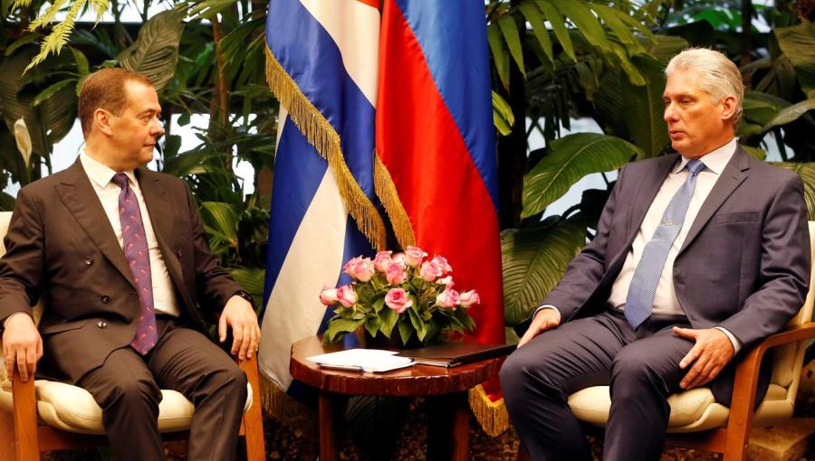 Russia meets cuba