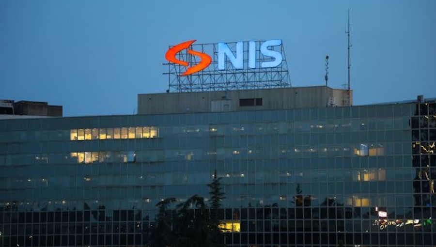 Serbia holds emergency talks on fate of Gazprom-owned NIS