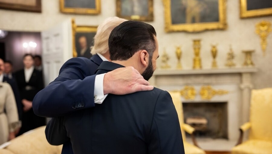 El Salvador in “darkest moment” for press freedom since civil war, rights groups say