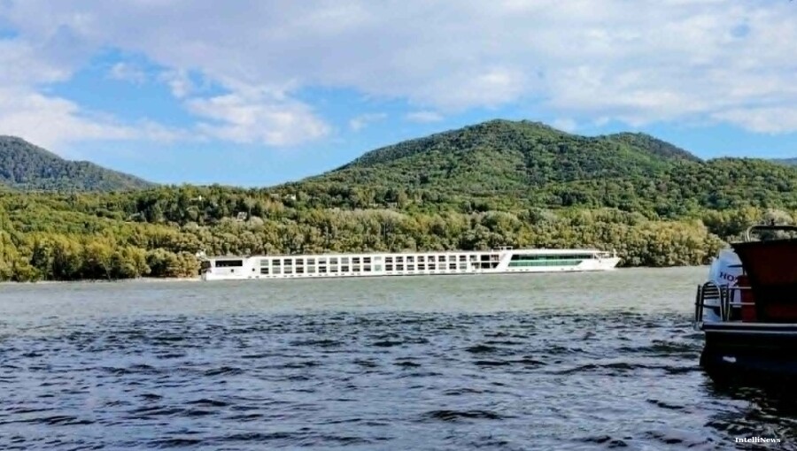 Record low water levels halt Danube shipping