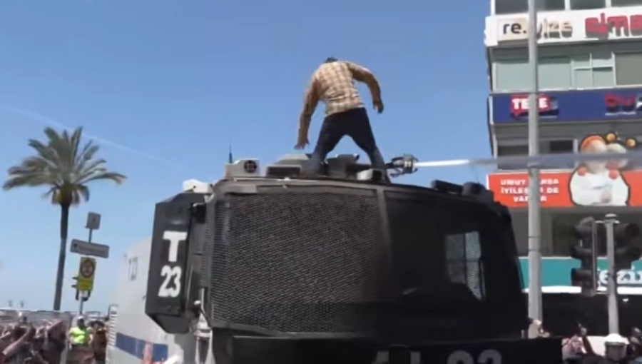 Turkish police move in on opposition rally called over ousting of leader, seizing of party HQ
