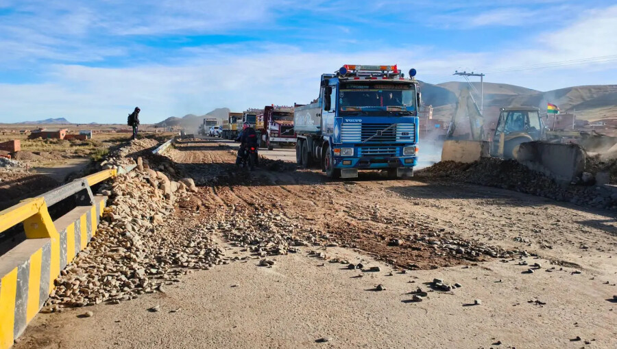 Bolivia's roadblocks lifted after 48 days but Morales warns "pause" is not surrender